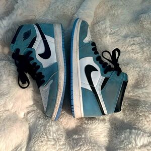 GIRLS SIZE 3 BIG KIDS JORDAN ONES